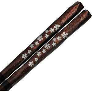 A pair of painted chopsticks, Kezurizakura