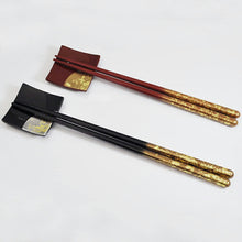 Load image into Gallery viewer, Painted chopsticks Couple painted chopsticks Issou Zuiun &amp; Painted chopstick rest Foil scattering
