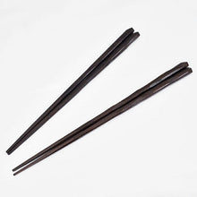 Load image into Gallery viewer, Painted chopsticks Couple painted chopsticks Isso Karin &amp; painted chopstick rest Yuzuriha
