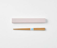 将图片加载到图库查看器，Chopstick box set tutu Chopsticks/Chopstick box set Made in Japan Light pink (Chopstick box) approx. 2.7x19.1x1.2cm, (Chopsticks) approx. 18cm T-36381 (Cutlery My Chopsticks Chopstick box 18cm Lunch box for women)
