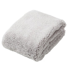 Load image into Gallery viewer, Angel Step A light gray face towel that makes you want to rub your cheeks, approx. 30 x 80 cm
