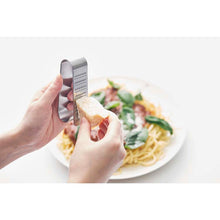 Load image into Gallery viewer, EAtoCO Iitoco Grater Made in Japan Oros Handy AS0042
